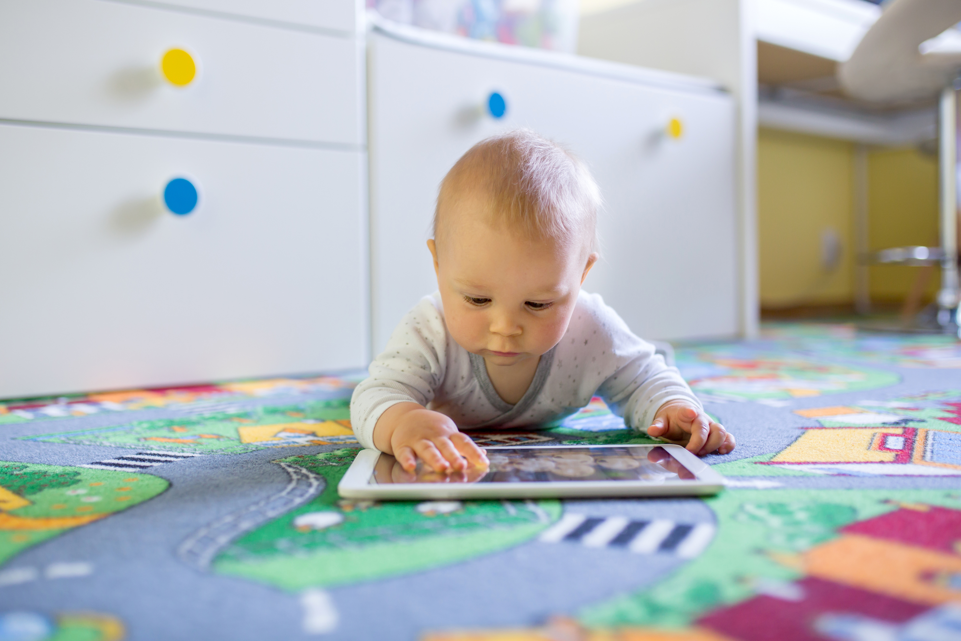 Screen time for babies and toddlers: what is ok?