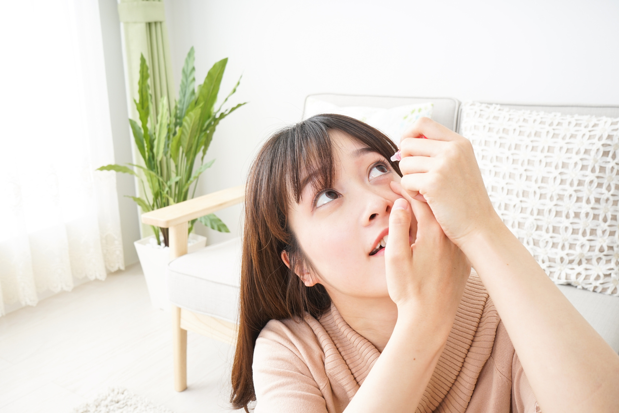 Atropine eye drops for myopia control in teenagers